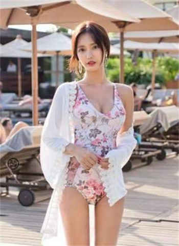 一起沐浴的家的家庭