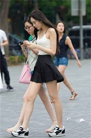 双胞胎姐妹的幸福生活