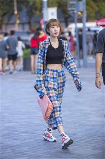 夜巴黎软件约人靠谱吗