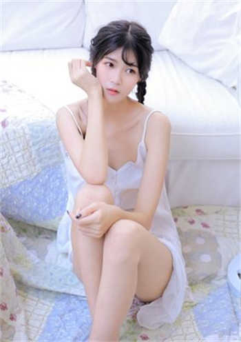爸爸女儿和女儿的闺蜜电源