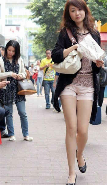 家里的保姆太漂亮