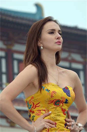 海贼王妮可罗宾本子