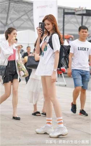 新婚丈夫住院妻子尬尴