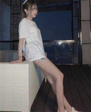 我的大学女友秦诗雨