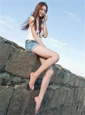 鞠婧格槟榔